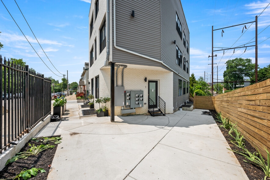 4921 Chester, Philadelphia, PA for sale - Building Photo - Image 2 of 18