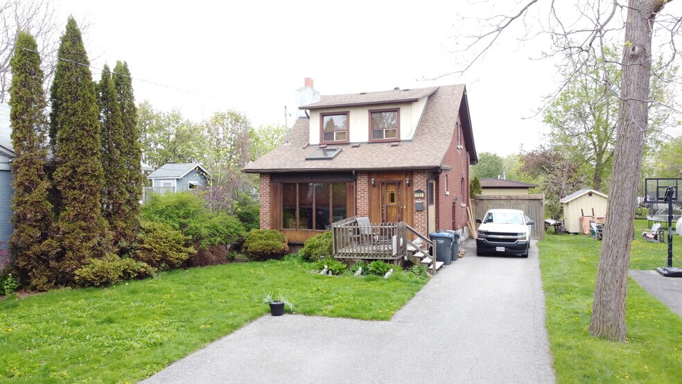 1083 Seneca Av, Mississauga, ON à vendre - Photo du bâtiment - Image 3 de 8