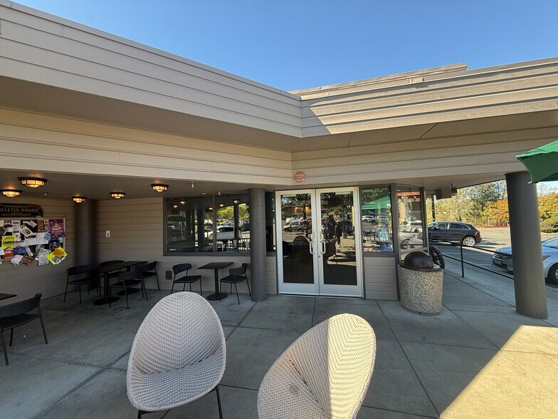390-392 Elm Ave, Auburn, CA for lease - Building Photo - Image 2 of 3