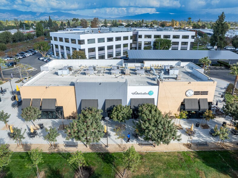 8420-8440 Balboa Blvd, Northridge, CA à louer - Photo du bâtiment - Image 2 de 18