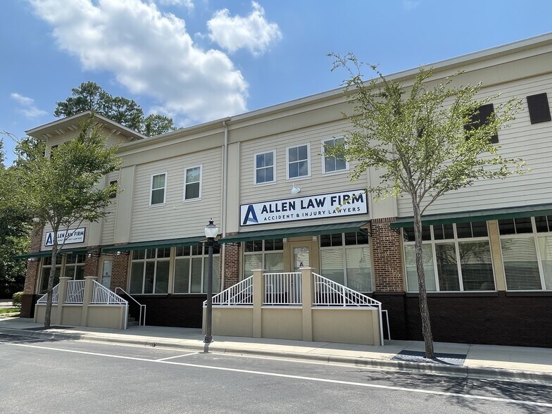 2440 SW 76th St, Gainesville, FL à louer - Photo du bâtiment - Image 2 de 16