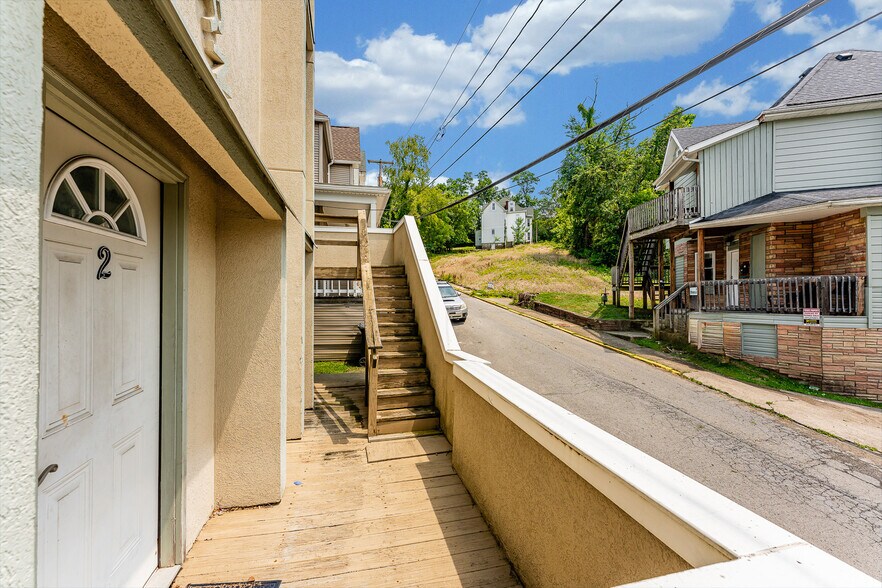 471 Dallas St, Morgantown, WV à vendre - Photo du bâtiment - Image 2 de 20