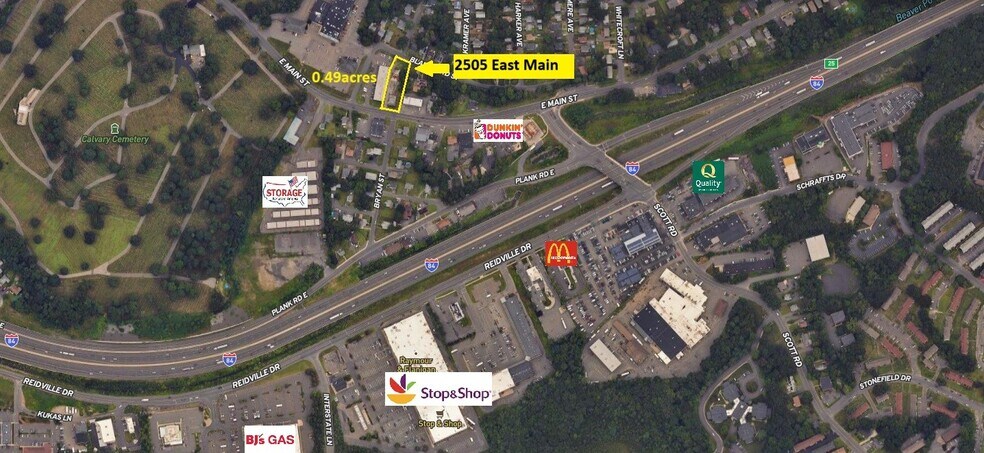 2505 E Main St, Waterbury, CT à louer - Photo du bâtiment - Image 2 de 2