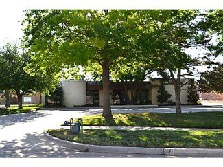 Plus de détails pour 2375 N Thompkins Ave, Bethany, OK - Médical à louer