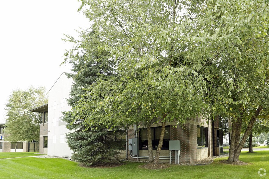 1040 N 10th St, Kalamazoo, MI for lease - Primary Photo - Image 1 of 5