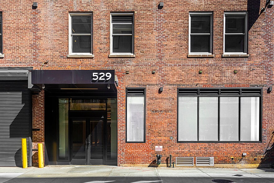 529 W 20th St, New York, NY for lease - Building Photo - Image 2 of 35