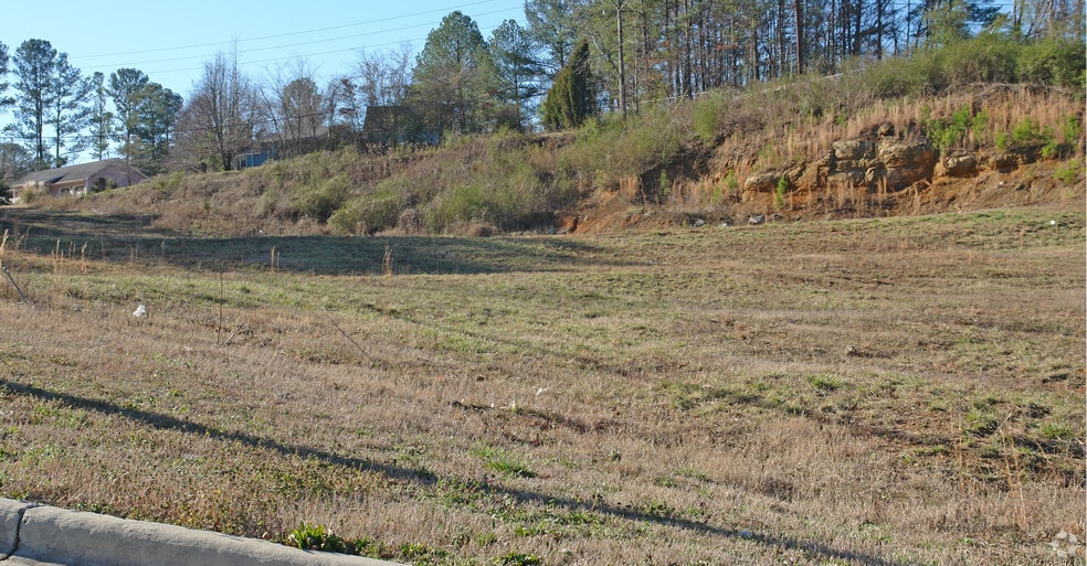825 Odum Circle, Gardendale, AL à vendre - Photo du bâtiment - Image 2 de 5
