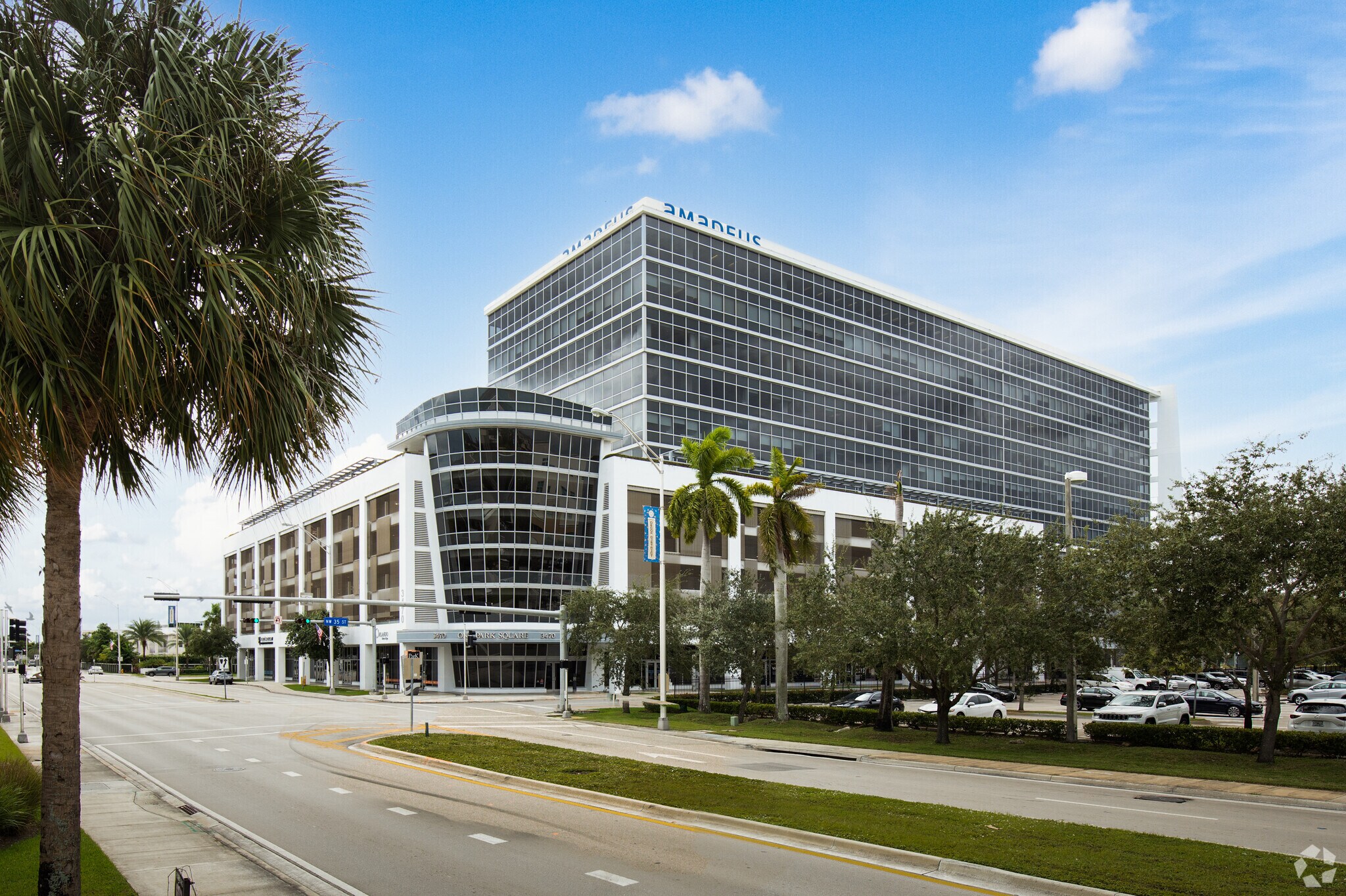 3470 NW 82nd Ave, Doral, FL à louer Photo du bâtiment- Image 1 de 5