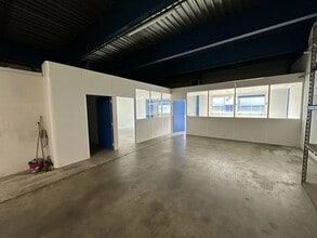 Flex in Vitry-sur-Seine for lease Interior Photo- Image 1 of 4