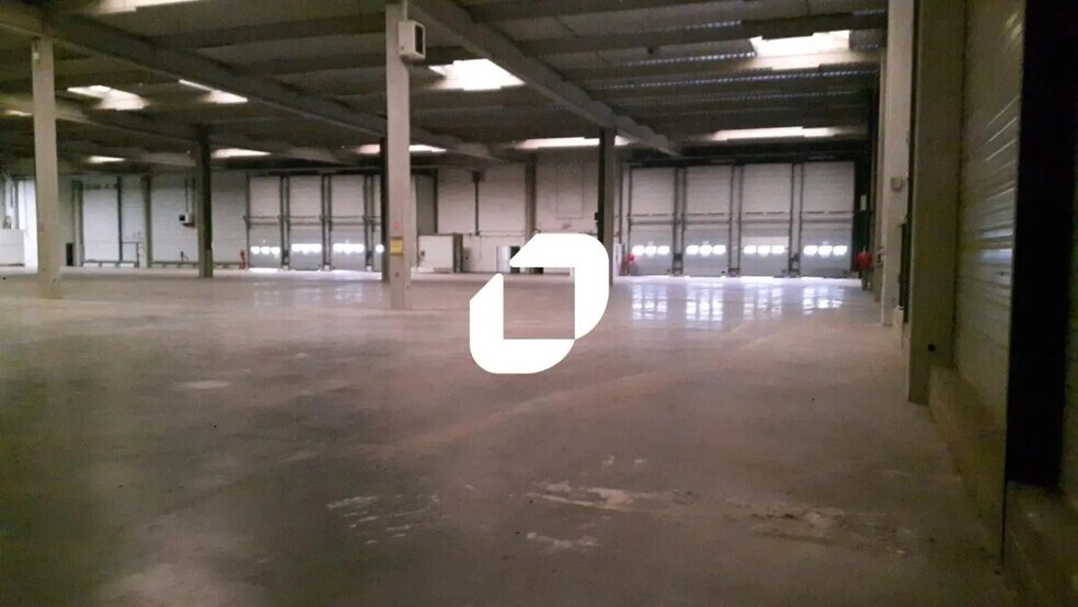 Office in Bussy-Saint-Georges for lease - Interior Photo - Image 2 of 7