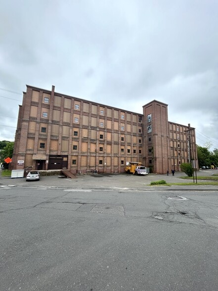 33 S Main St, Terryville, CT for sale - Building Photo - Image 3 of 15