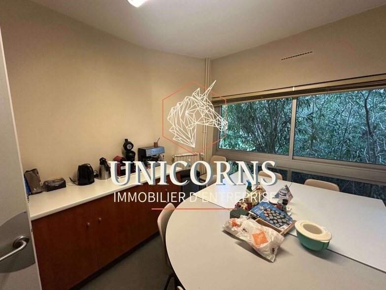 100 Allée De Barcelone, Toulouse for sale - Interior Photo - Image 1 of 5