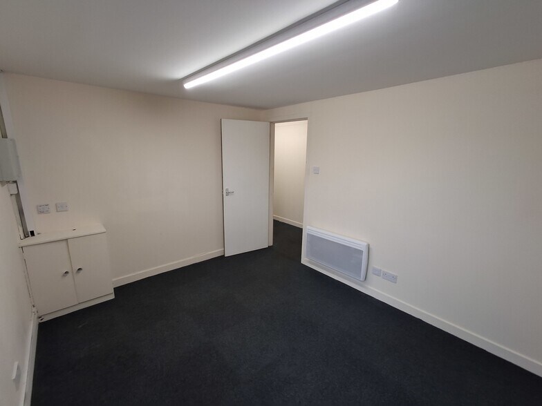 50 Dickson St, Dunfermline à louer - Photo du bâtiment - Image 3 de 4