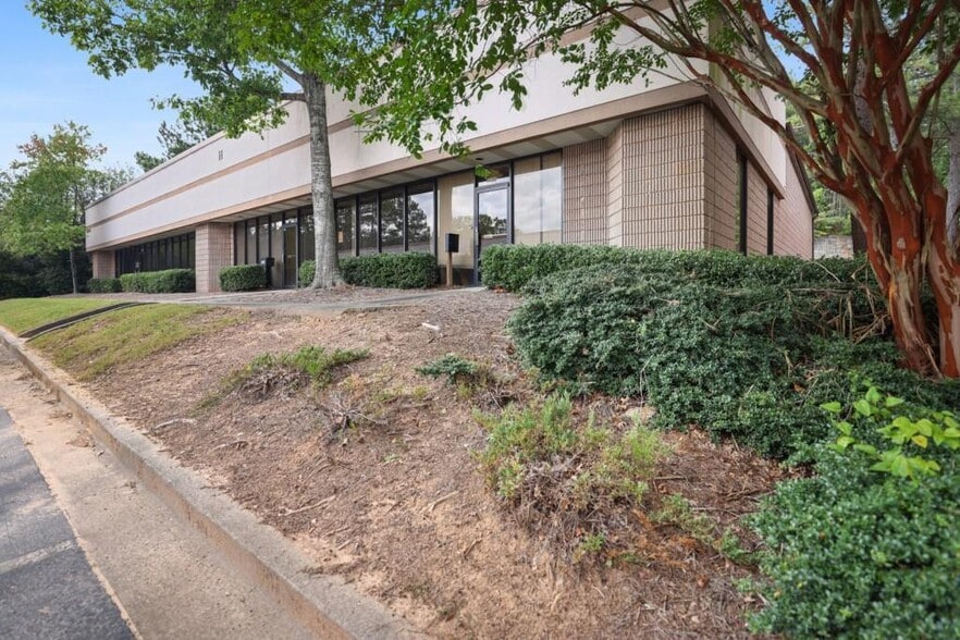 3120 Medlock Bridge Rd, Peachtree Corners, GA for lease - Building Photo - Image 3 of 13