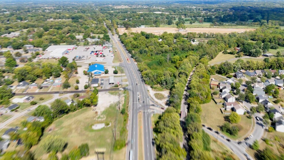 2324 Paris Pike, Lexington, KY à vendre - Vidéo sur l’inscription commerciale - Image 2 de 18