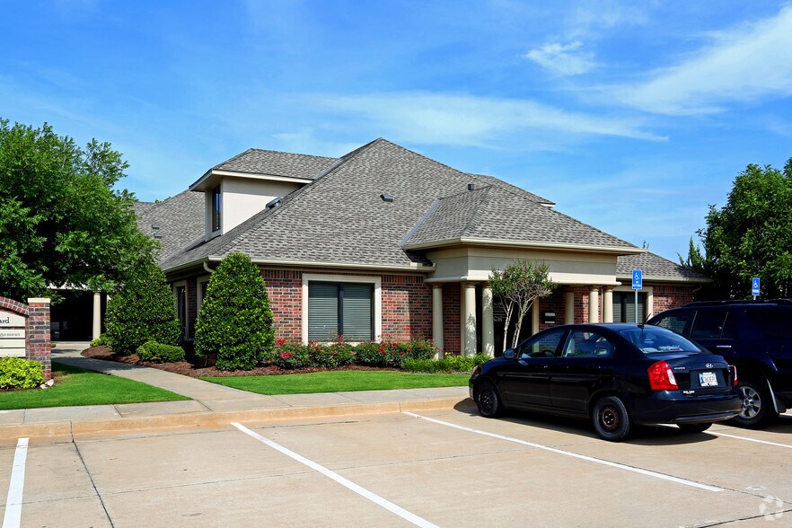 3839 S Boulevard Ave, Edmond, OK for lease - Building Photo - Image 2 of 9