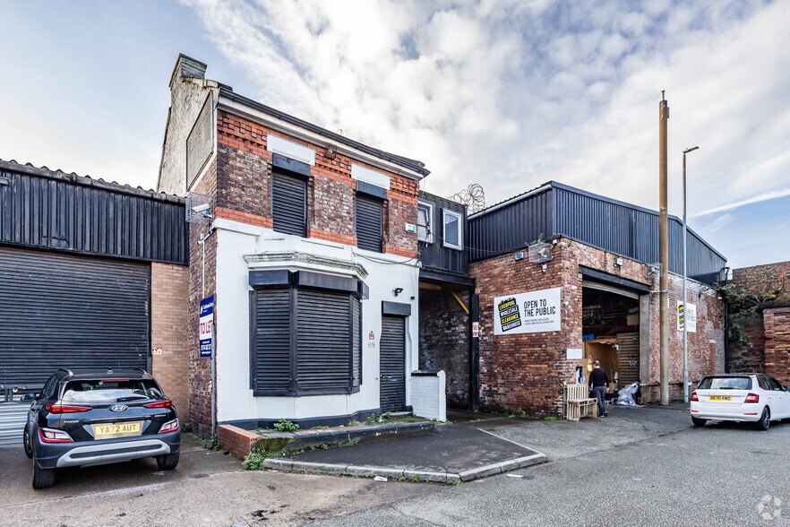 2-10 St Johns Rd, Bootle à louer - Photo du bâtiment - Image 2 de 4