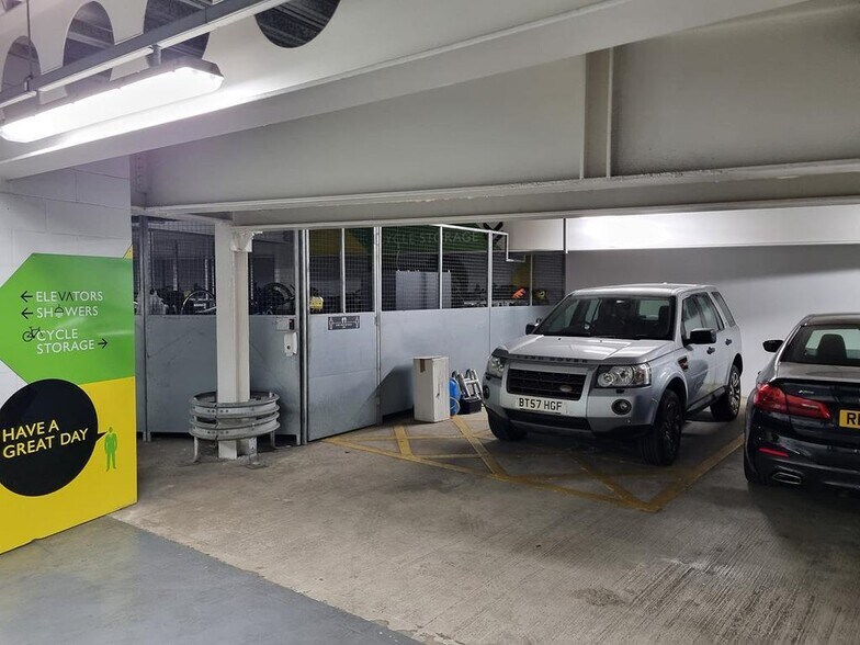 1 Whitehall Riverside, Leeds à louer - Photo du bâtiment - Image 3 de 8