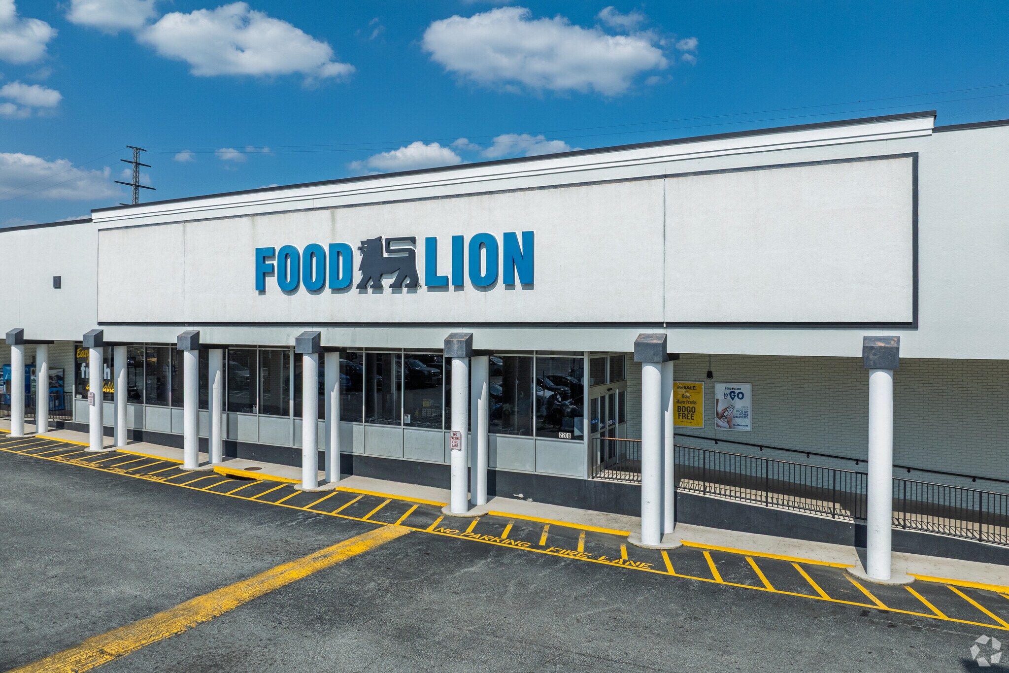 2206-2274 Golden Gate Dr, Greensboro, NC for lease Primary Photo- Image 1 of 8