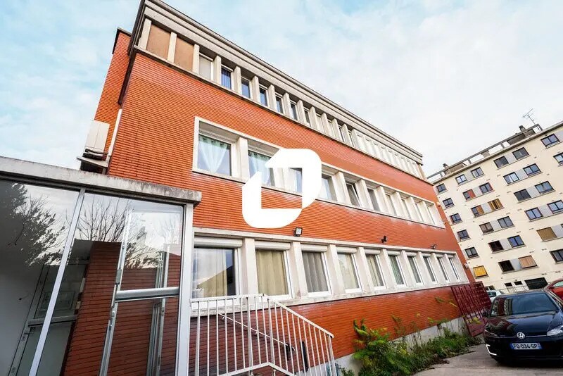 Office in Bagnolet for lease - Building Photo - Image 1 of 8
