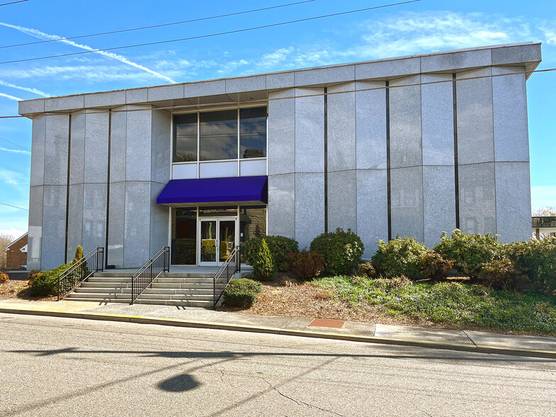 541 N Main St, Mount Airy, NC for lease - Building Photo - Image 1 of 1