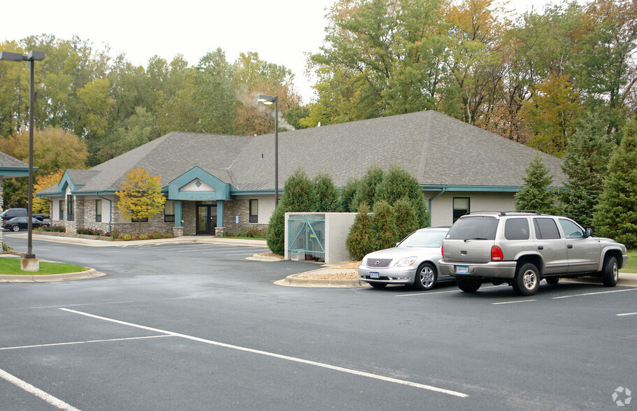 2145-2165 Woodlane Dr, Woodbury, MN for lease - Building Photo - Image 3 of 5