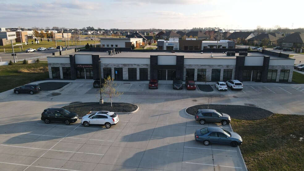 295 SE Westown Pky, Waukee, IA à louer - Photo du bâtiment - Image 2 de 7