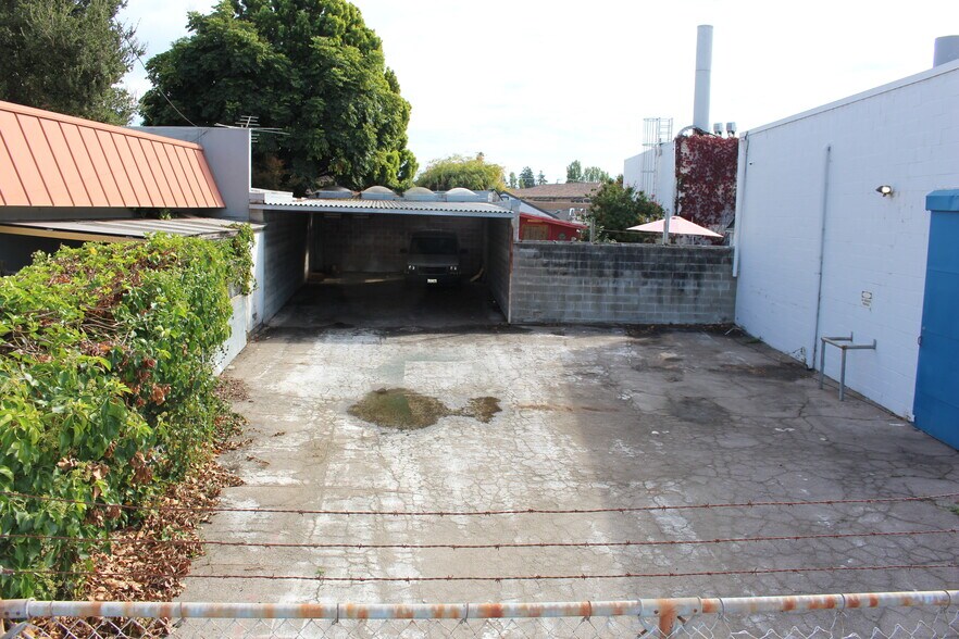 142 Benito Ave, Santa Cruz, CA à louer - Photo du bâtiment - Image 3 de 8