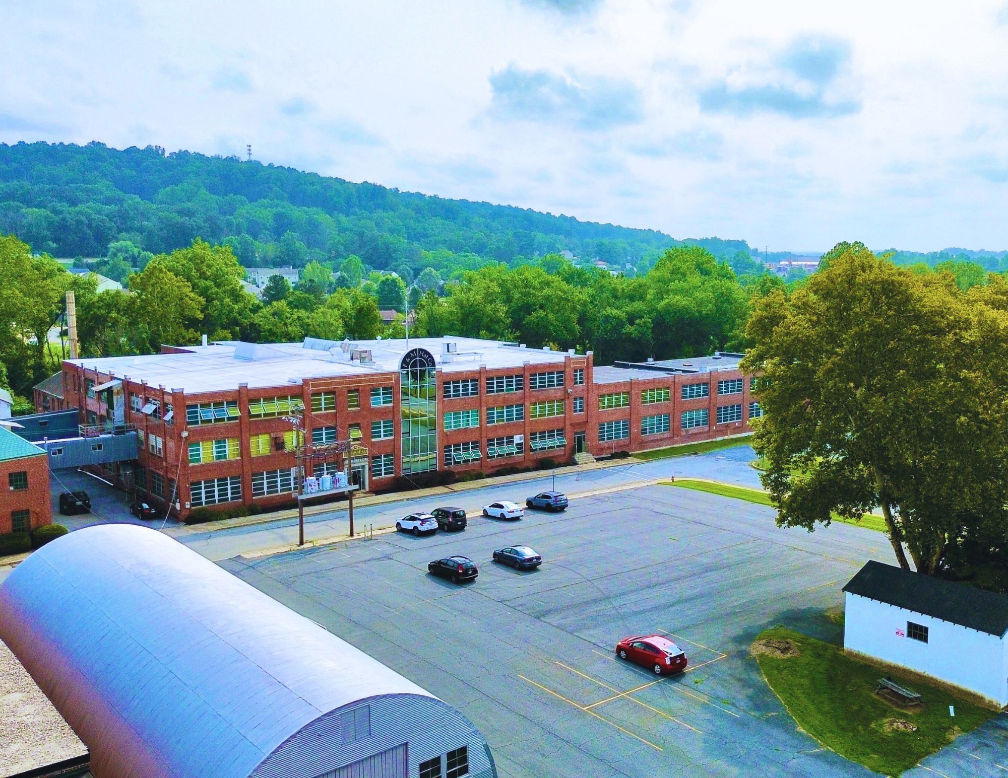 103 Walnut Street portefeuille de 2 propriétés à vendre sur LoopNet.ca Photo du bâtiment- Image 1 de 37