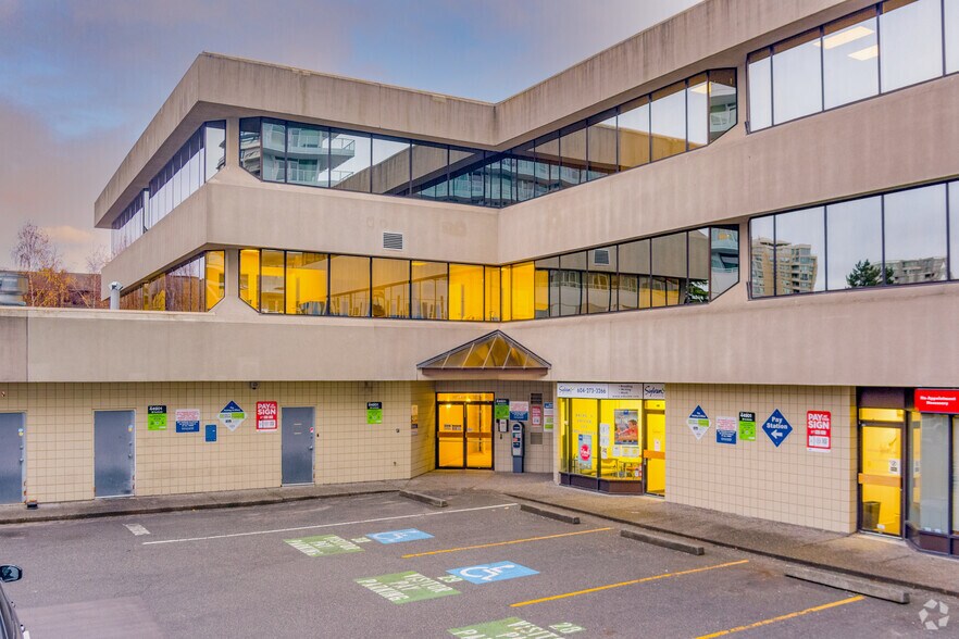 8171 Cook Rd, Richmond, BC à louer - Photo du bâtiment - Image 3 de 4