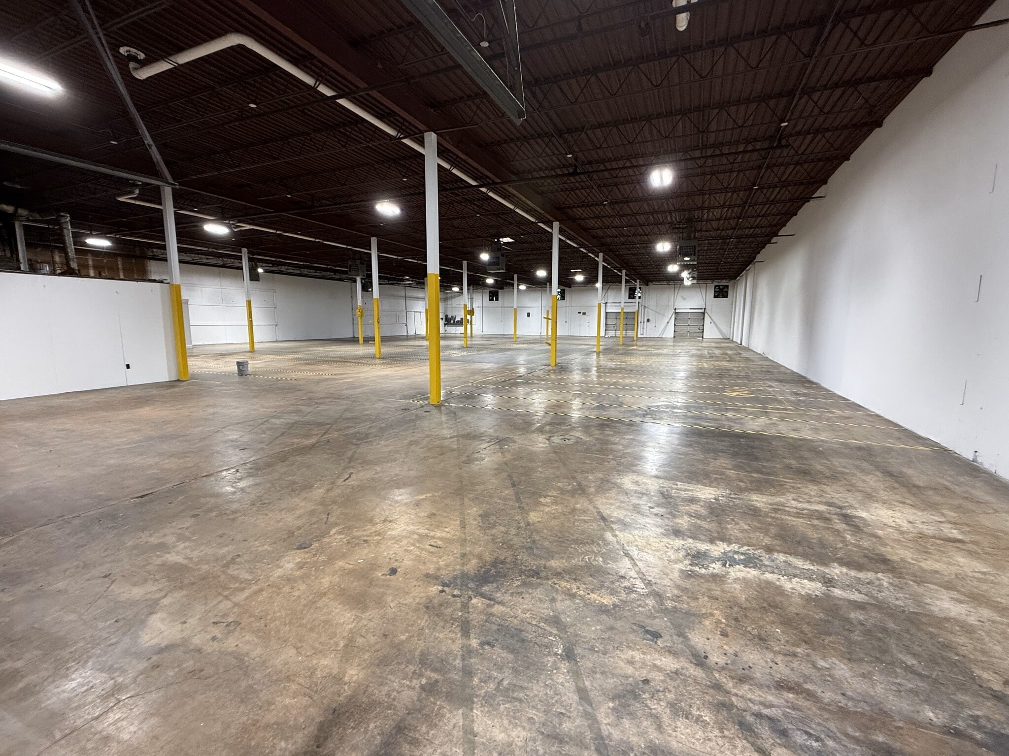 1886-1896 E Brooks Rd, Memphis, TN for lease Interior Photo- Image 1 of 1