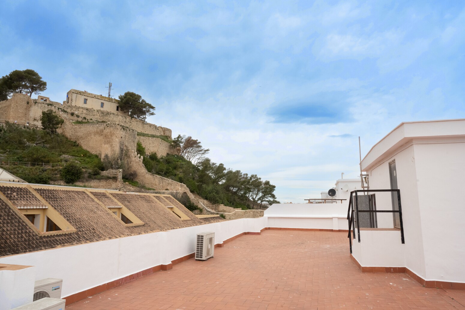 Terrain dans Dénia, Alicante à vendre Photo du bâtiment- Image 1 de 65
