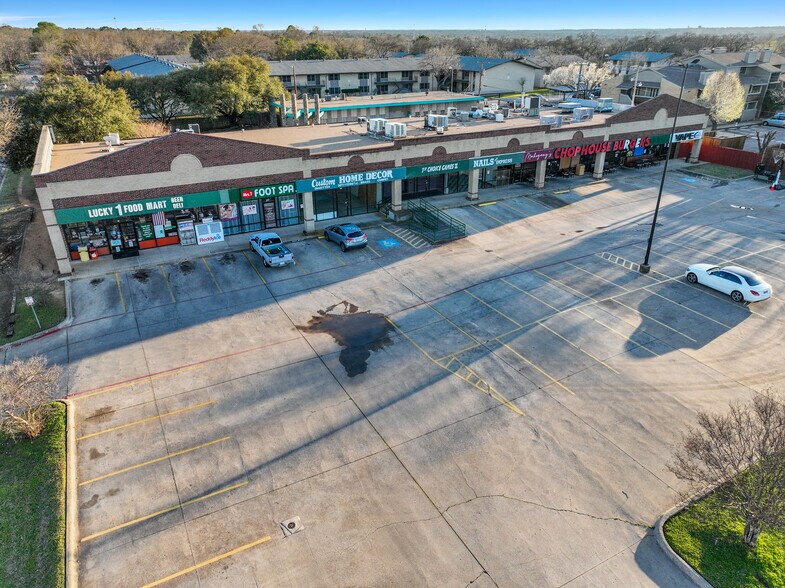 1700 W Park Row Dr, Arlington, TX à louer - Photo principale - Image 2 de 30