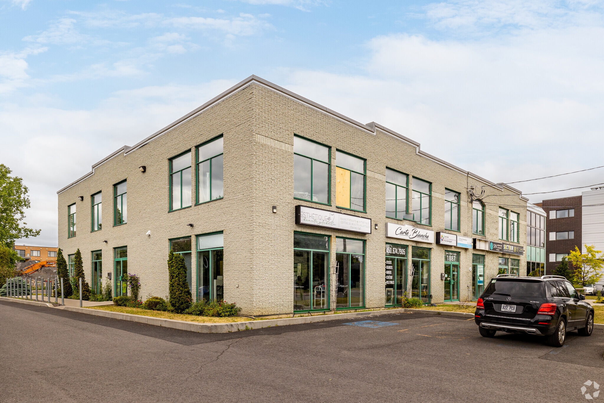 1887 Ch Du Tremblay, Longueuil, QC for sale Building Photo- Image 1 of 1