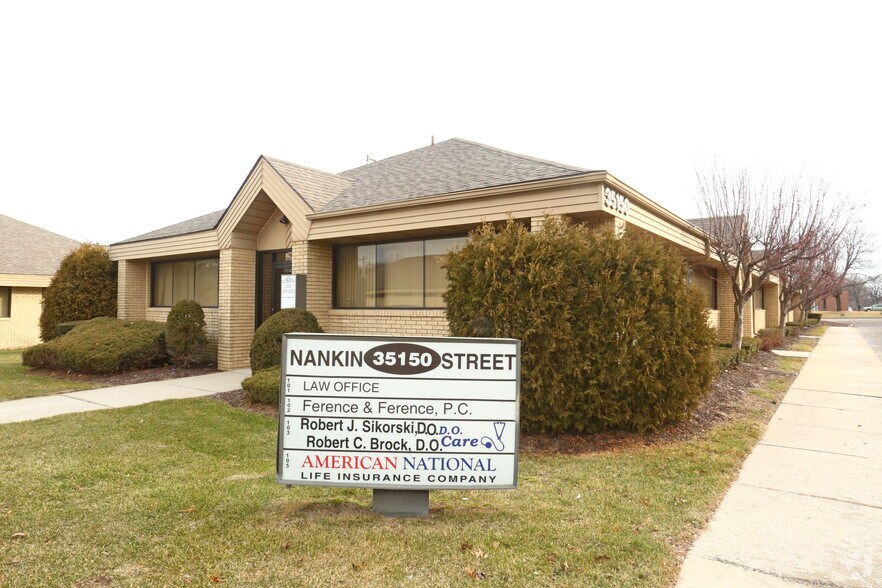35150 Nankin Blvd, Westland, MI à louer - Photo du bâtiment - Image 3 de 8