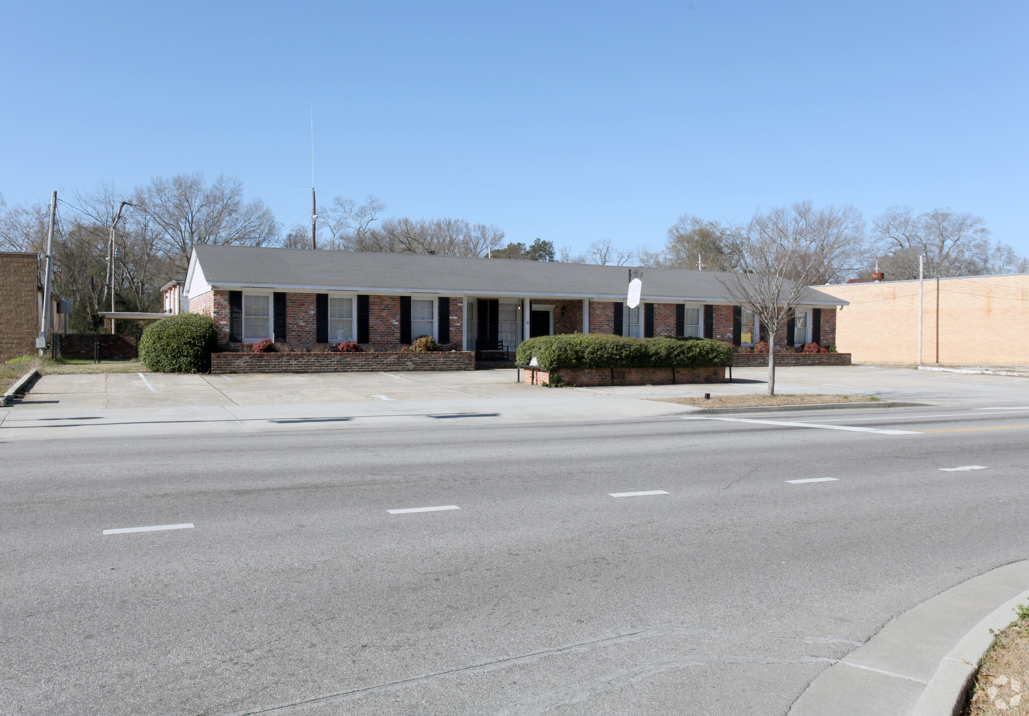 208 Broad St, Bennettsville, SC for sale Primary Photo- Image 1 of 1