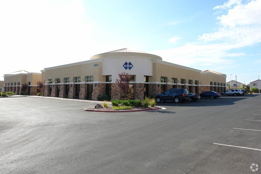 6037 S Fort Apache Rd, Las Vegas, NV à louer - Photo principale - Image 3 de 5