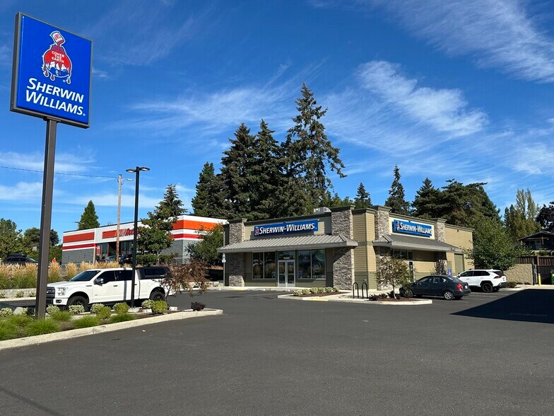 19405 SW Tualatin Valley Hwy, Beaverton, OR à vendre - Photo du bâtiment - Image 2 de 4