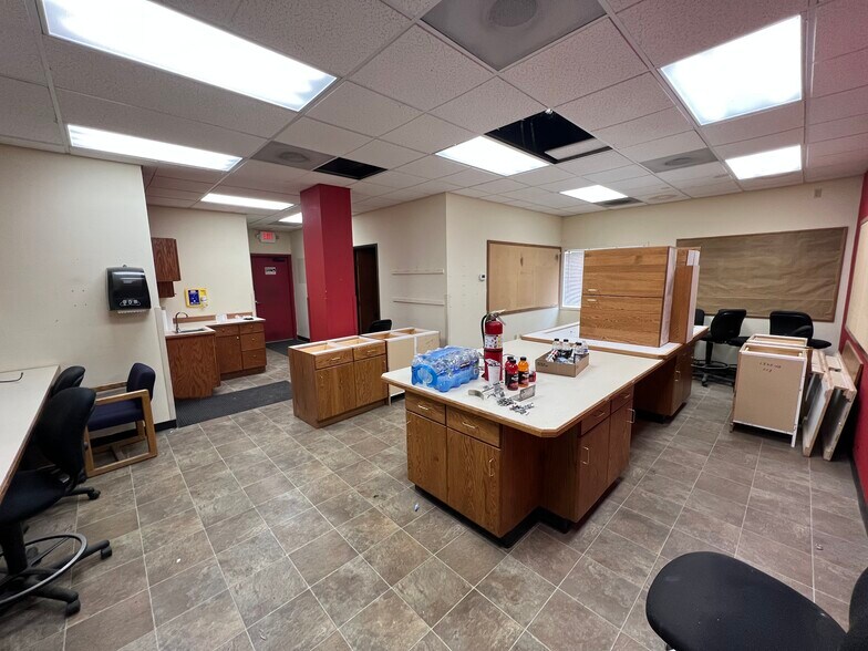 90574 Monya Ln, Eugene, OR à louer - Photo du bâtiment - Image 2 de 5