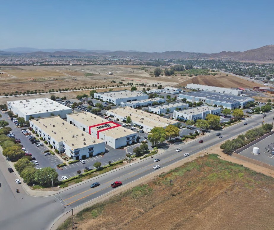 31887 Corydon Rd, Lake Elsinore, CA 92530 - Unit 150/160 -  - Interior Photo - Image 2 of 3