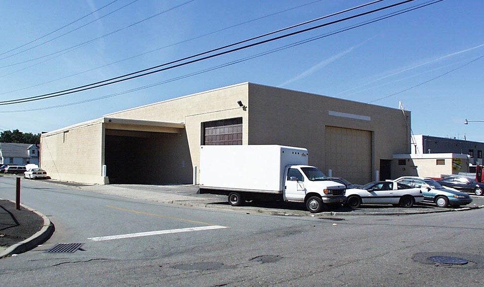 233 Lodi St, Hackensack, NJ à louer - Photo du bâtiment - Image 2 de 6