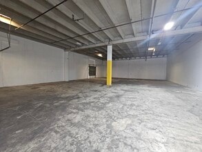 7212-7282 NW 33rd St, Miami, FL à louer Photo intérieure- Image 2 de 3