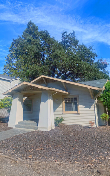 900 Mendocino Ave, Santa Rosa, CA à louer - Photo du bâtiment - Image 1 de 4