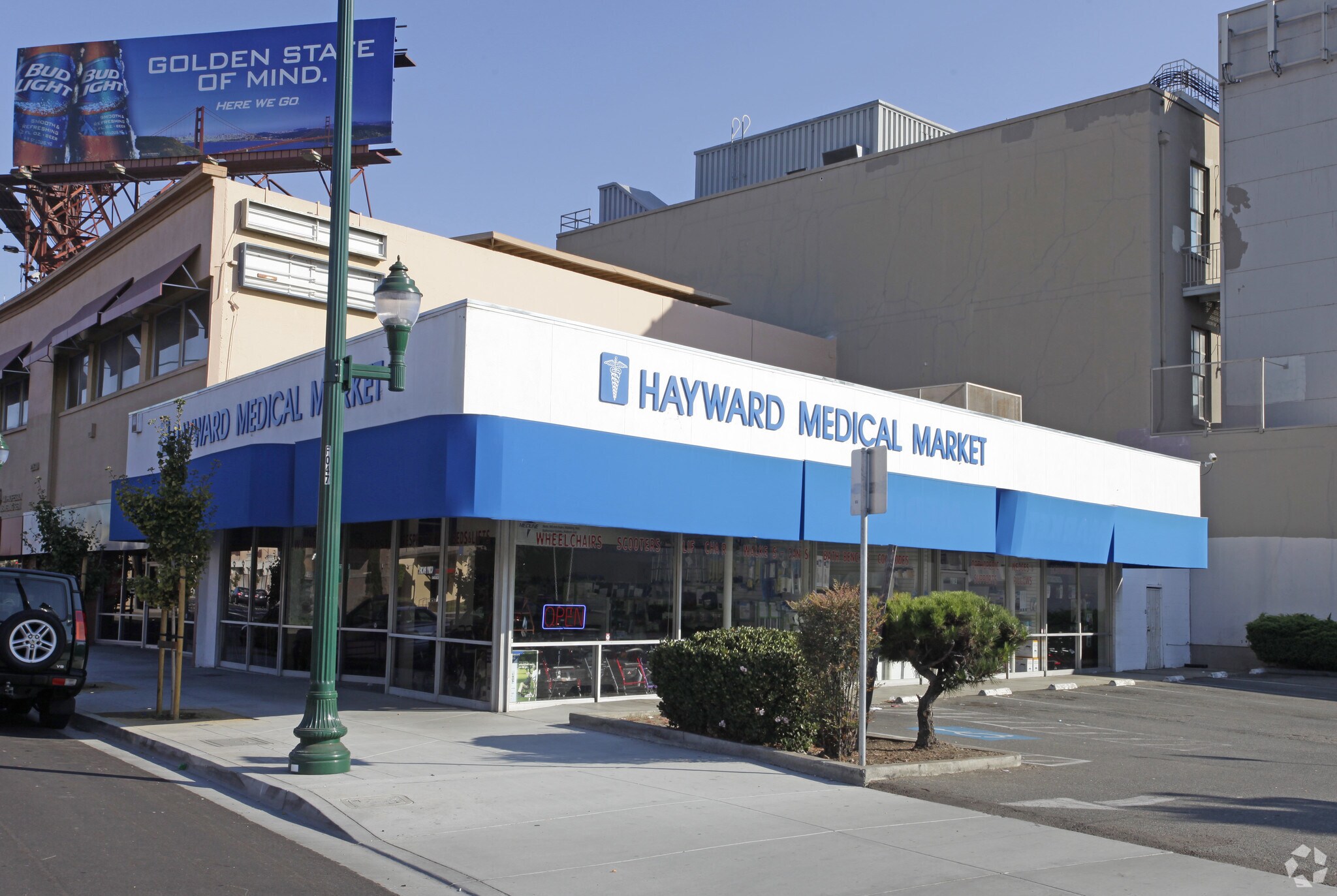 22656 Foothill Blvd, Hayward, CA à vendre Photo principale- Image 1 de 1