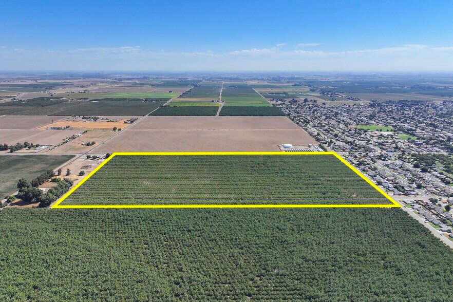 West Glendale Avenue, Lemoore, CA à vendre - Photo du bâtiment - Image 2 de 12