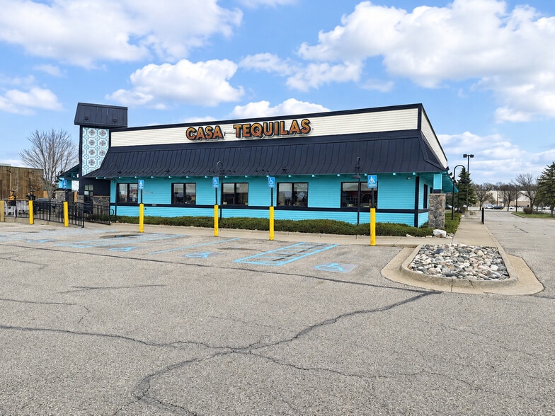 4220 24th Ave, Fort Gratiot, MI for sale - Building Photo - Image 2 of 9