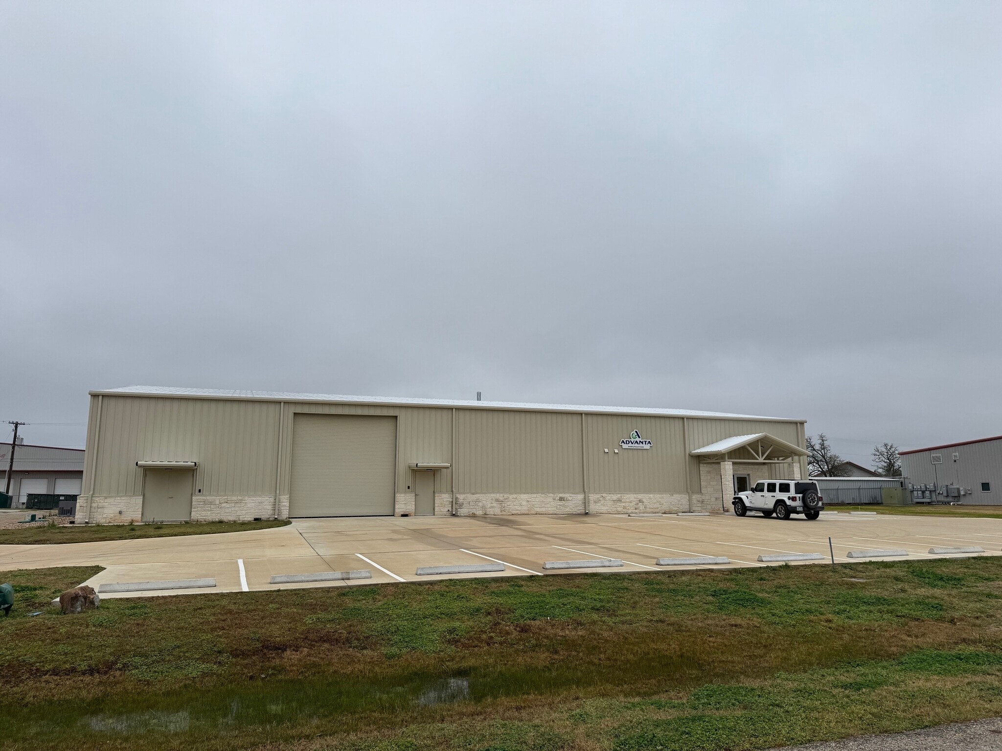 5936 Imperial Loop, College Station, TX for lease Primary Photo- Image 1 of 28