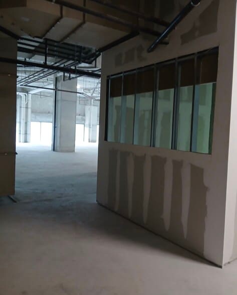 501 NE 31st St, Miami, FL for lease - Building Photo - Image 3 of 24