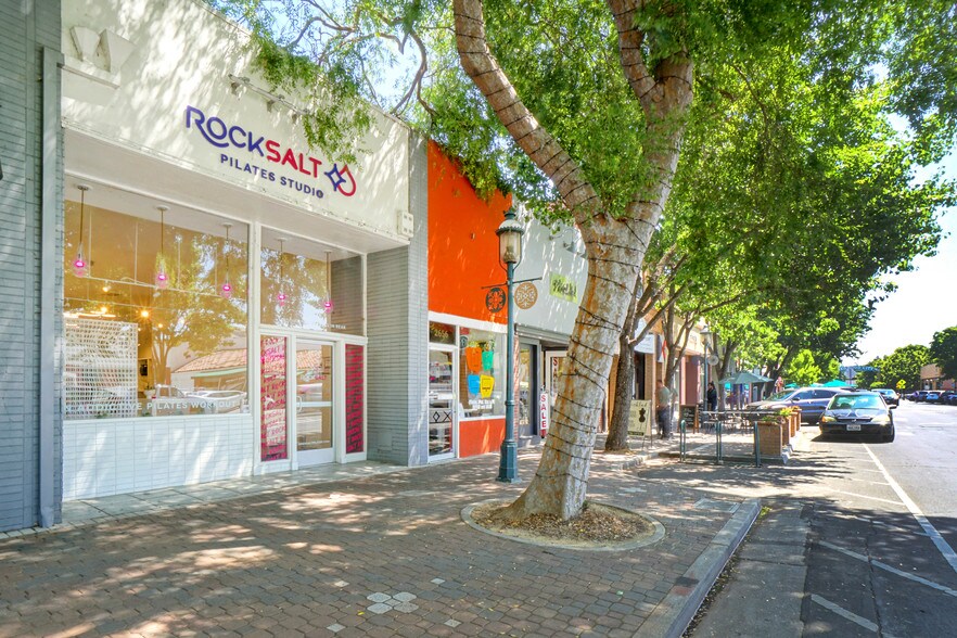 2652-2658 Broadway, Redwood City, CA à louer - Photo du bâtiment - Image 3 de 8