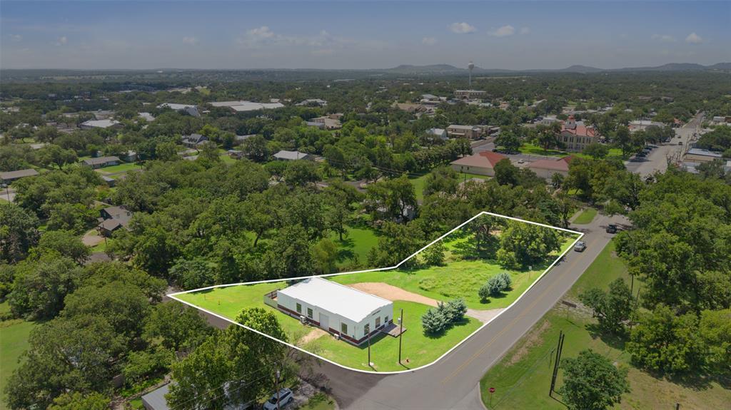 404 Nugent ave, Johnson City, TX à vendre Photo du bâtiment- Image 1 de 46